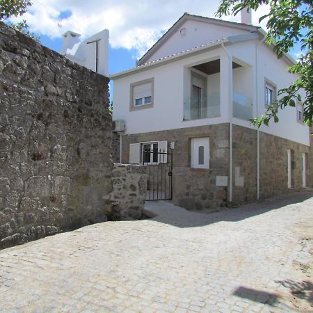 Casa Das Nacoes Donas Esterno foto