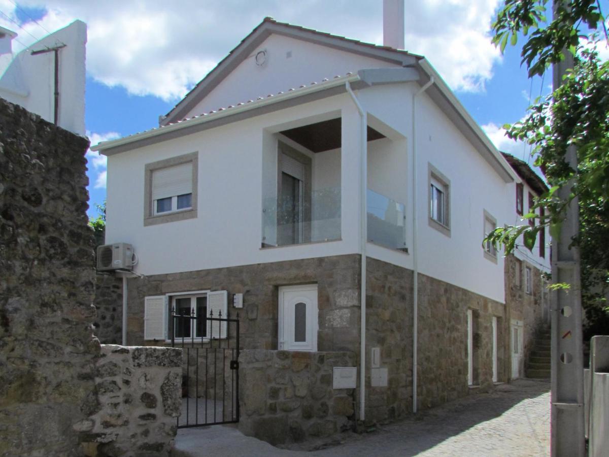 Casa Das Nacoes Donas Esterno foto